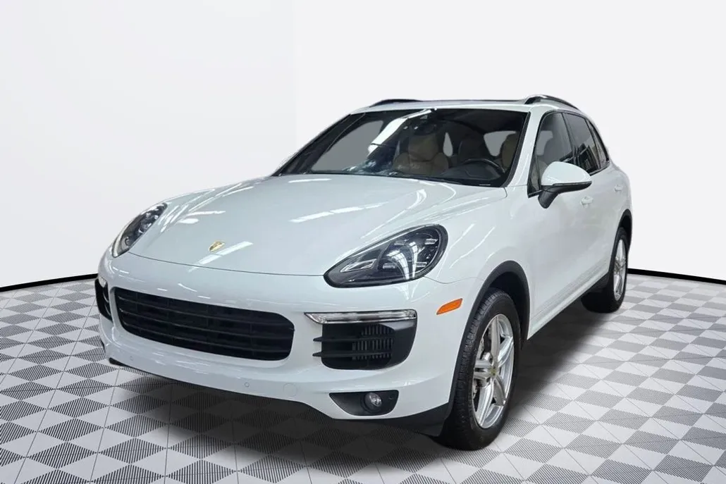 2018 Porsche Cayenne S photo 1