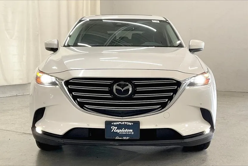 2022 Mazda CX-9 Touring photo 1
