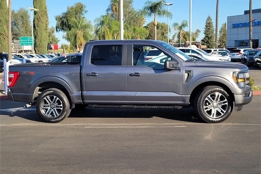 2023 Ford F-150 XL photo 1