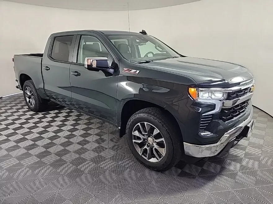 2026 Chevrolet Silverado 1500 LT photo 1