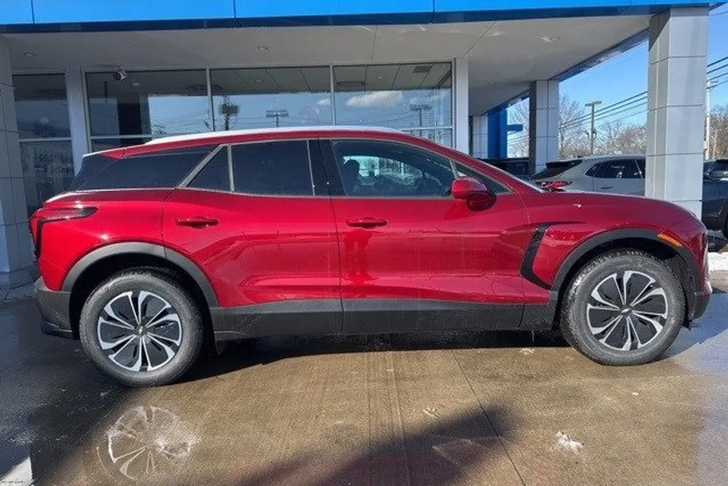 2025 Chevrolet Blazer EV 2LT photo 1