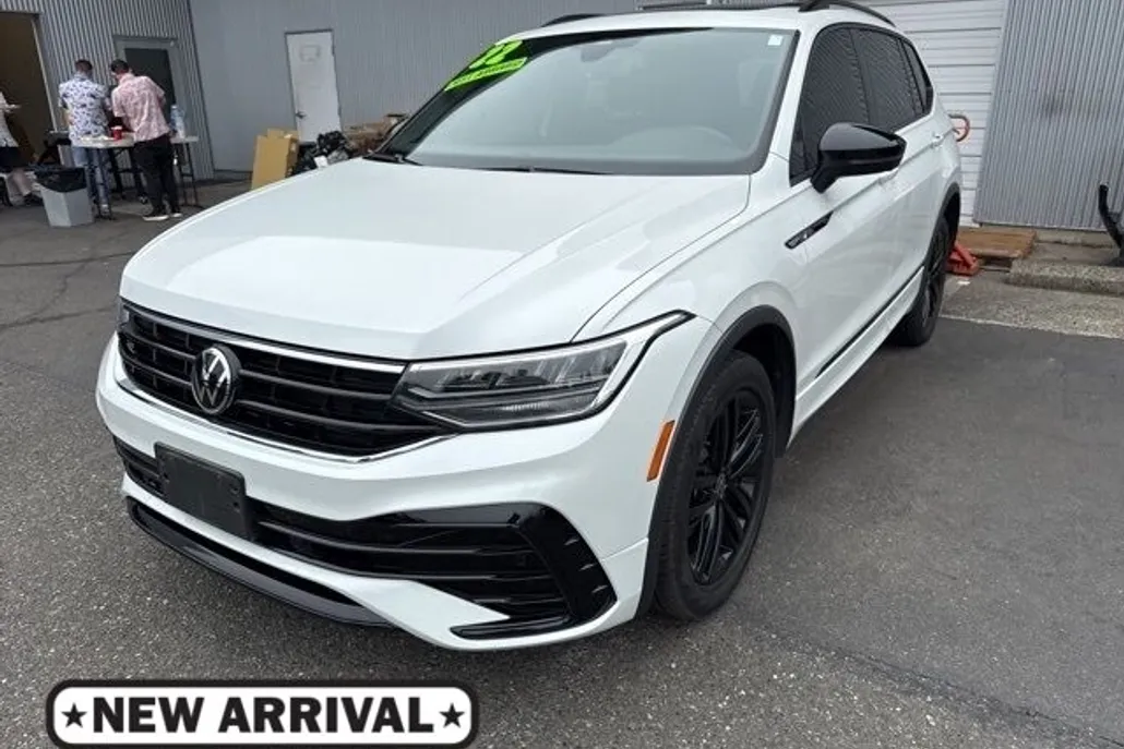 2022 Volkswagen Tiguan SE R-Line Black photo 1