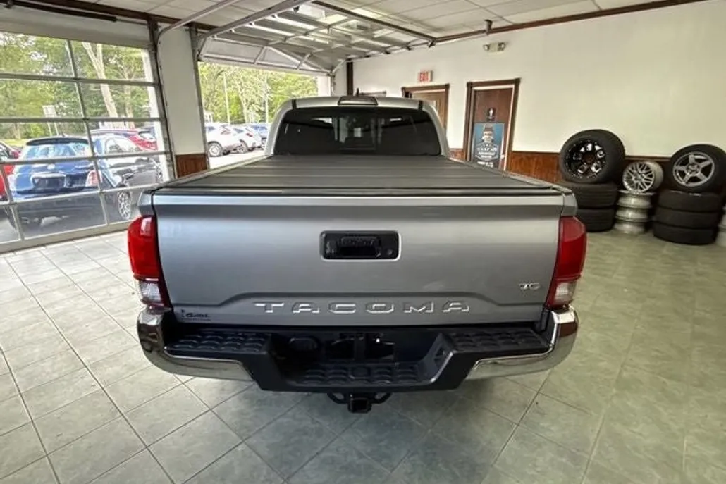 2019 Toyota Tacoma SR5 V6 photo 1