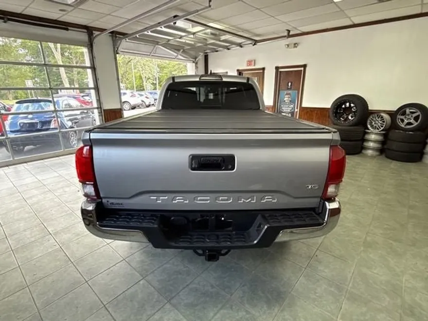 2019 Toyota Tacoma SR5 V6 photo 1