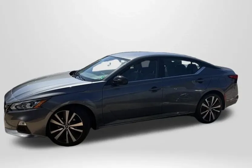 2022 Nissan Altima 2.5 SR photo 1