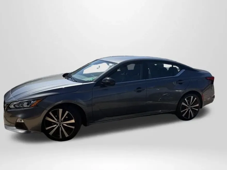 2022 Nissan Altima 2.5 SR photo 1