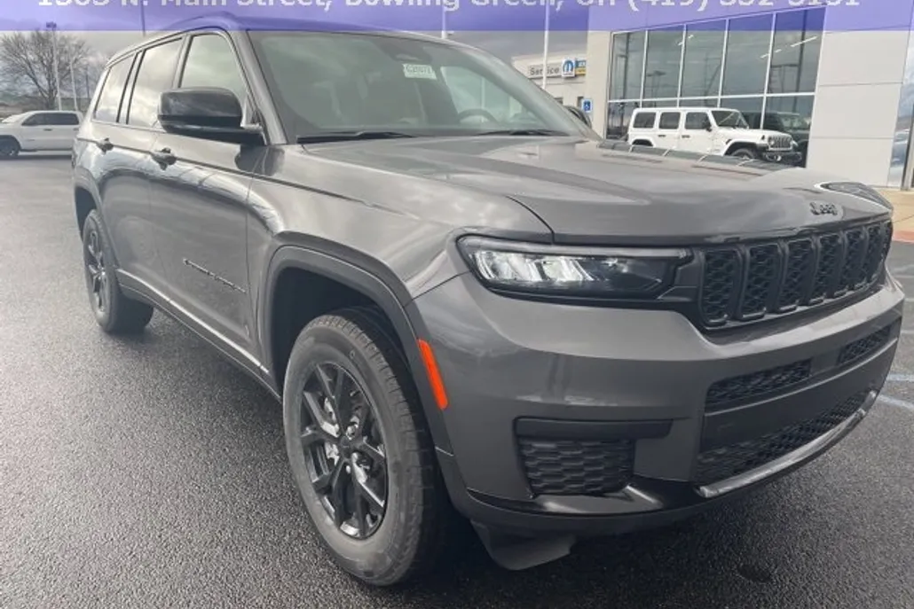 2025 Jeep Grand Cherokee Altitude photo 1
