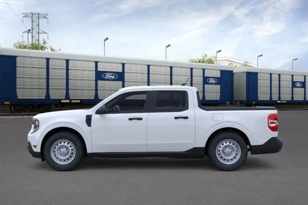 2025 Ford Maverick XL photo 1