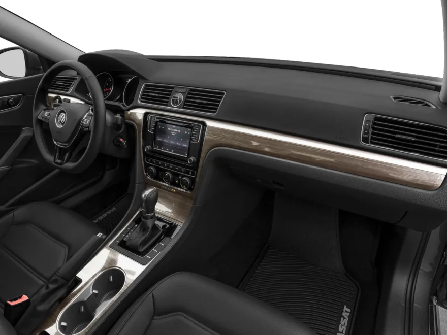 2017 Volkswagen Passat S photo 1