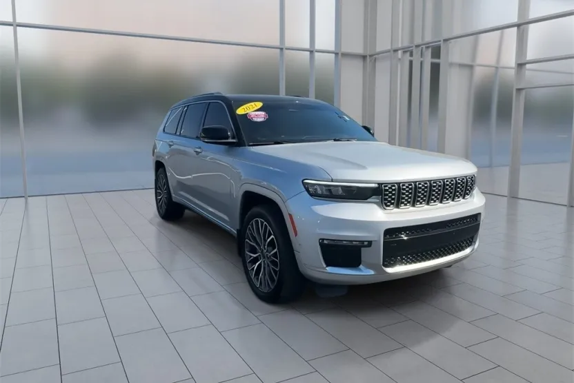 2021 Jeep Grand Cherokee L Summit photo 1