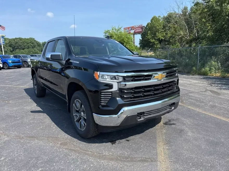2025 Chevrolet Silverado 1500 LT photo 1