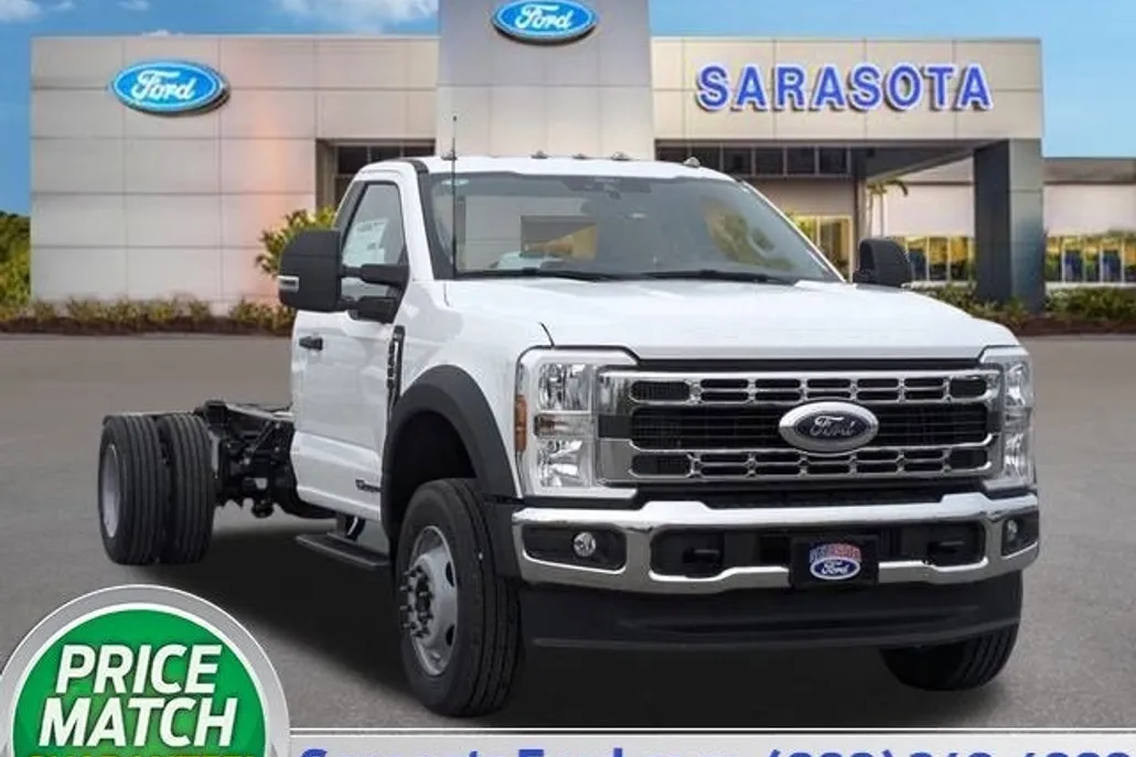 2024 Ford F-600 photo 1
