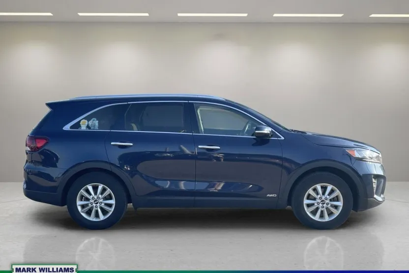 2019 Kia Sorento LX photo 1