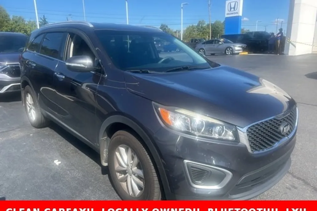 2016 Kia Sorento LX photo 1