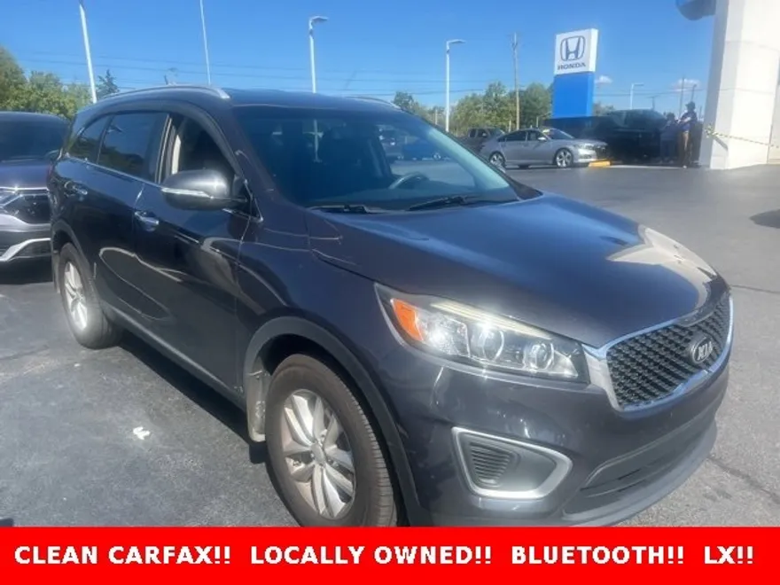 2016 Kia Sorento LX photo 1