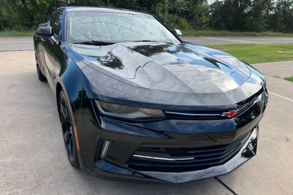 2018 Chevrolet Camaro Coupe 1LT photo 1
