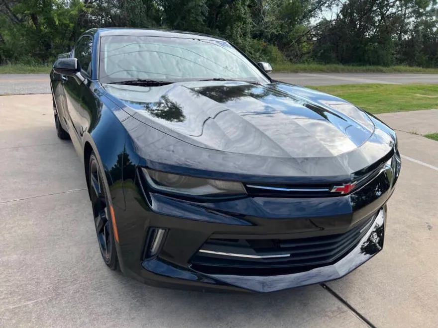 2018 Chevrolet Camaro Coupe 1LT photo 1