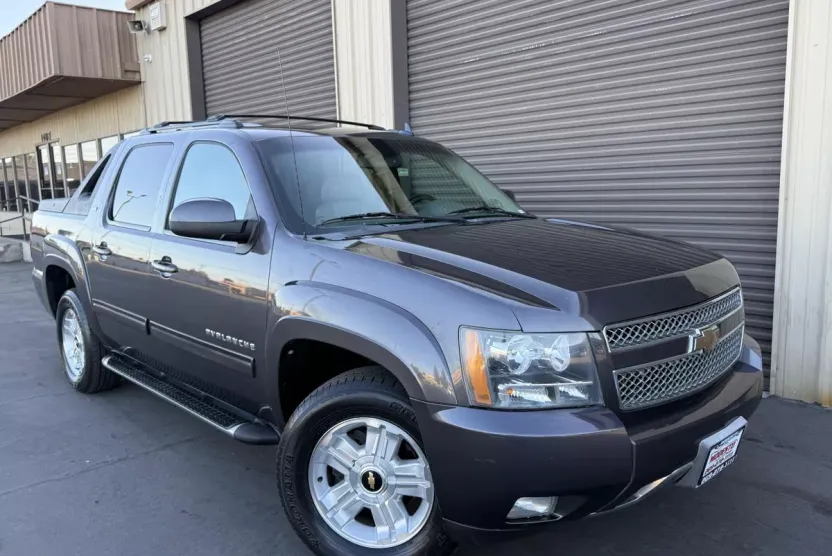 2011 Chevrolet Avalanche LT Z71 photo 1