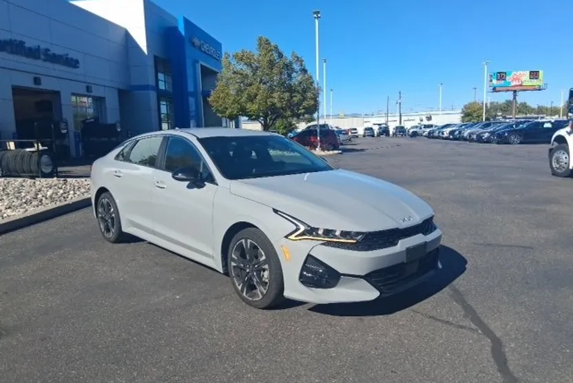 2024 Kia K5 GT-Line photo 1