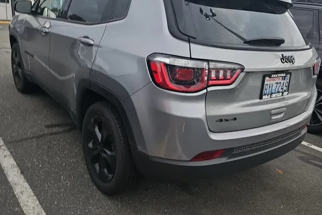 2020 Jeep Compass Altitude photo 1