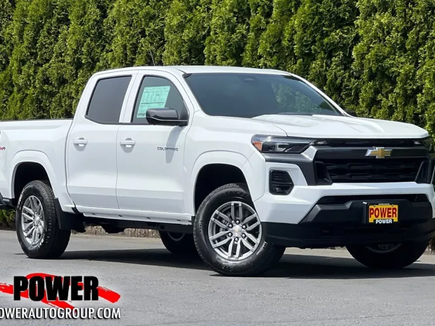2025 Chevrolet Colorado Work Truck LT photo 1