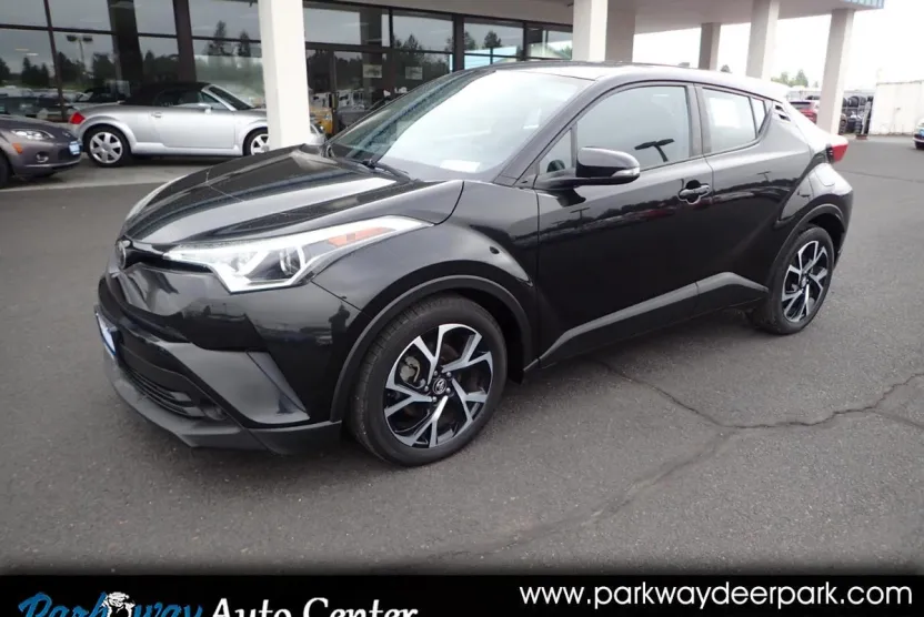 2018 Toyota C-HR XLE photo 1