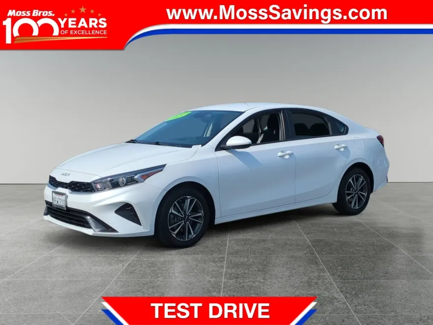 2023 Kia Forte LXS photo 1