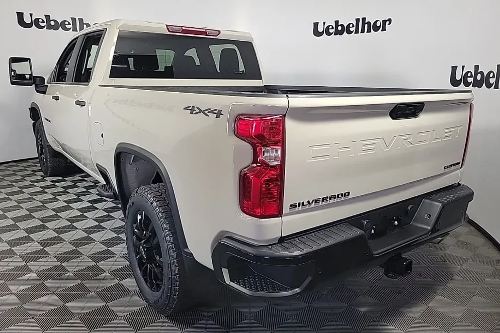 2026 Chevrolet Silverado 2500HD Custom photo 1