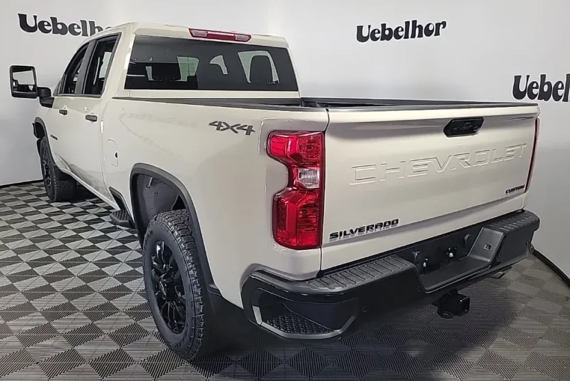 2026 Chevrolet Silverado 2500HD Custom photo 1