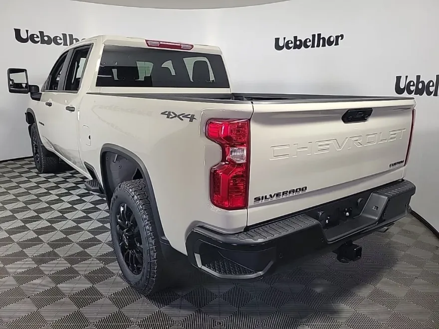 2026 Chevrolet Silverado 2500HD Custom photo 1
