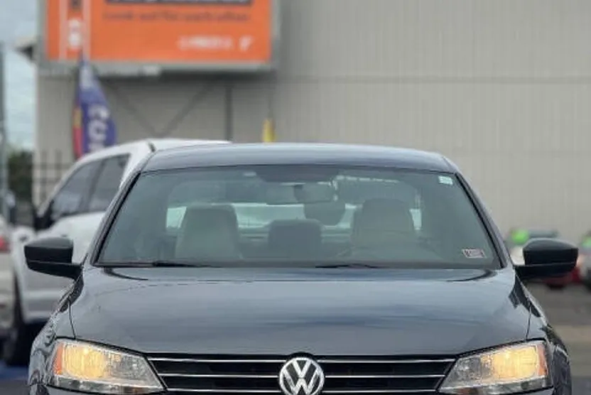 2016 Volkswagen Jetta 1.8T Sport photo 1