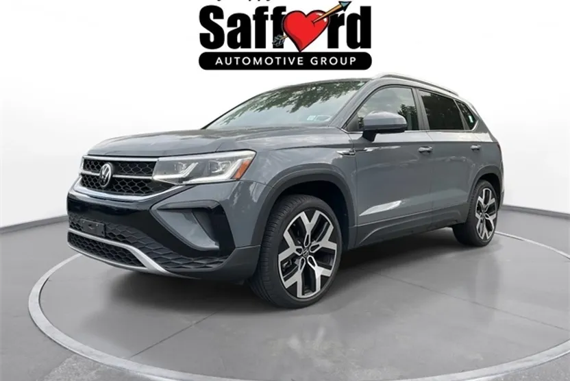 2022 Volkswagen Taos SEL photo 1
