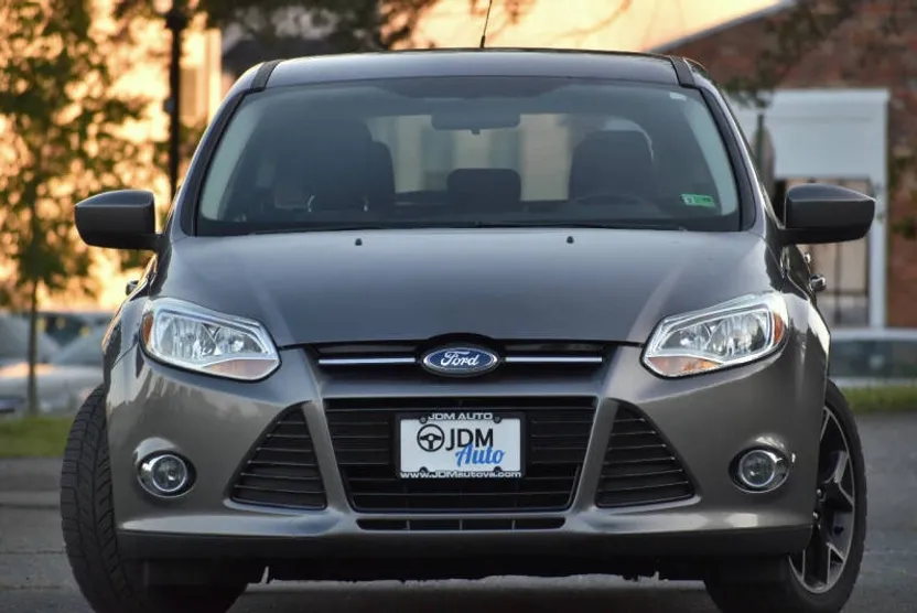 2012 Ford Focus SE photo 1