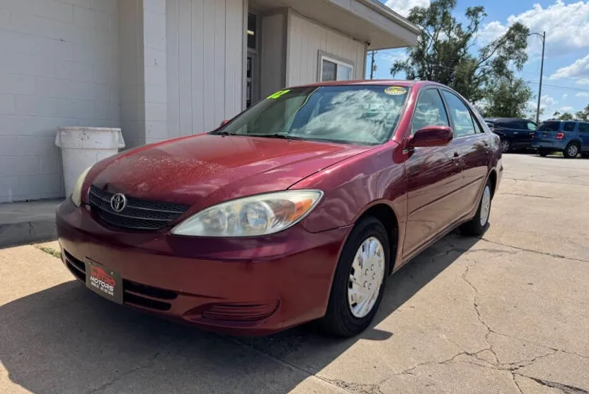 2002 Toyota Camry SE photo 1
