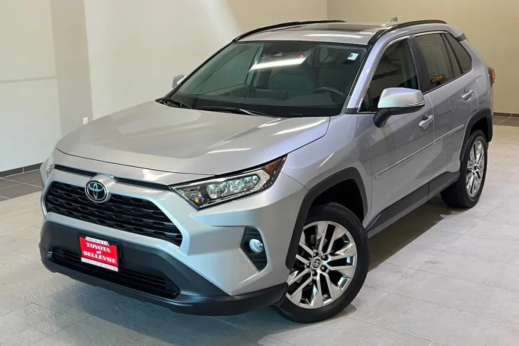 2021 Toyota RAV4 XLE Premium photo 1
