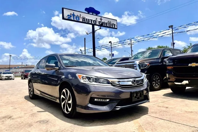 2017 Honda Accord EX-L photo 1