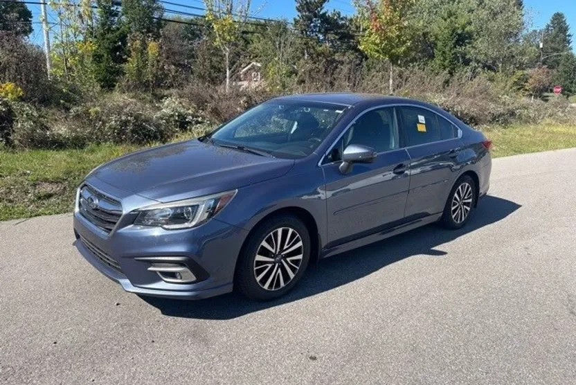 2018 Subaru Legacy Premium photo 1