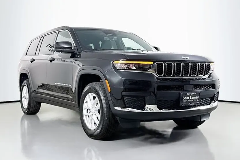 2025 Jeep Grand Cherokee Laredo photo 1