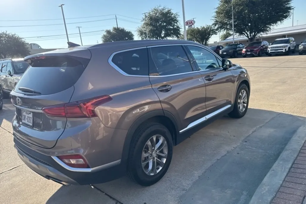 2020 Hyundai Santa Fe SEL photo 1