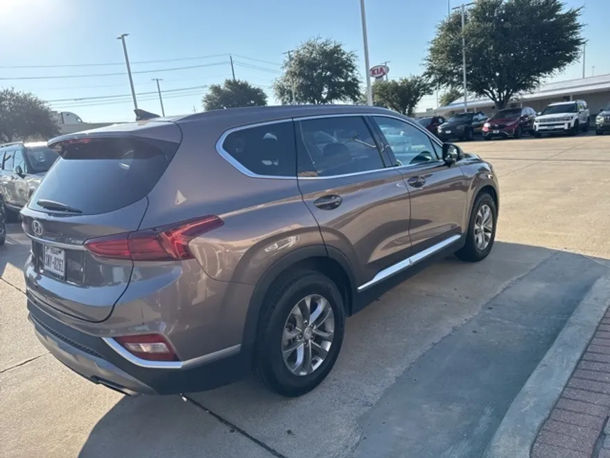 2020 Hyundai Santa Fe SEL photo 1