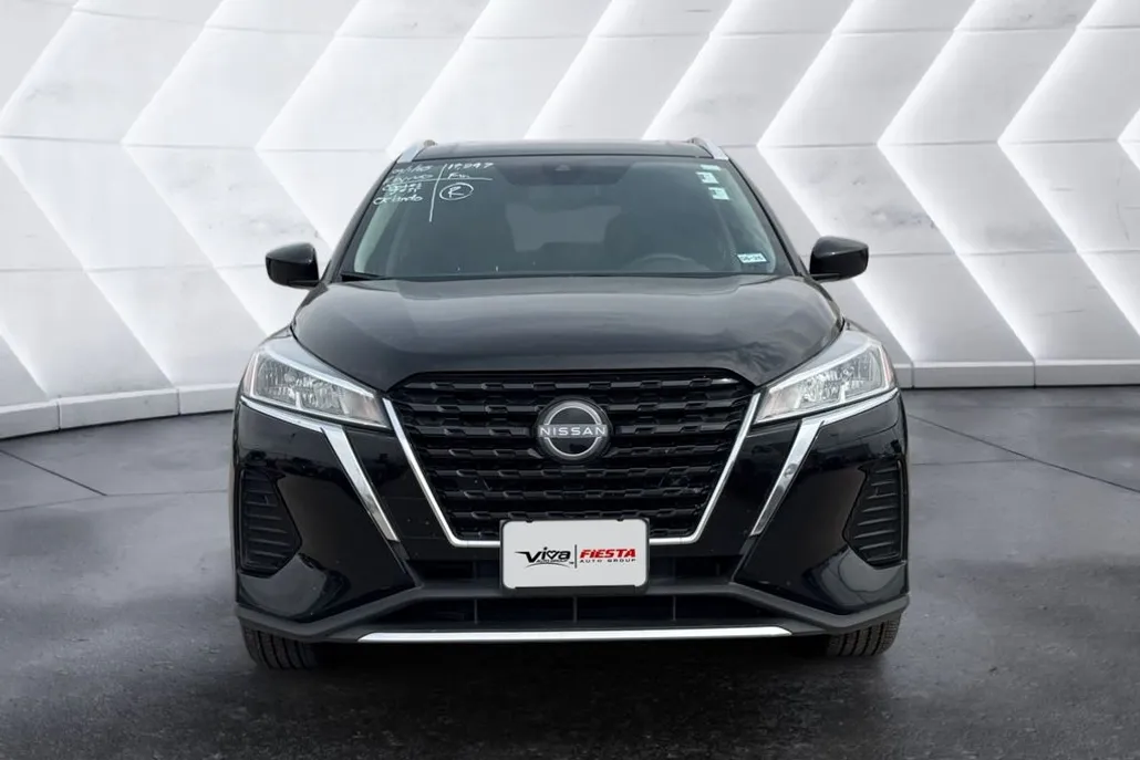 2024 Nissan Kicks SV photo 1