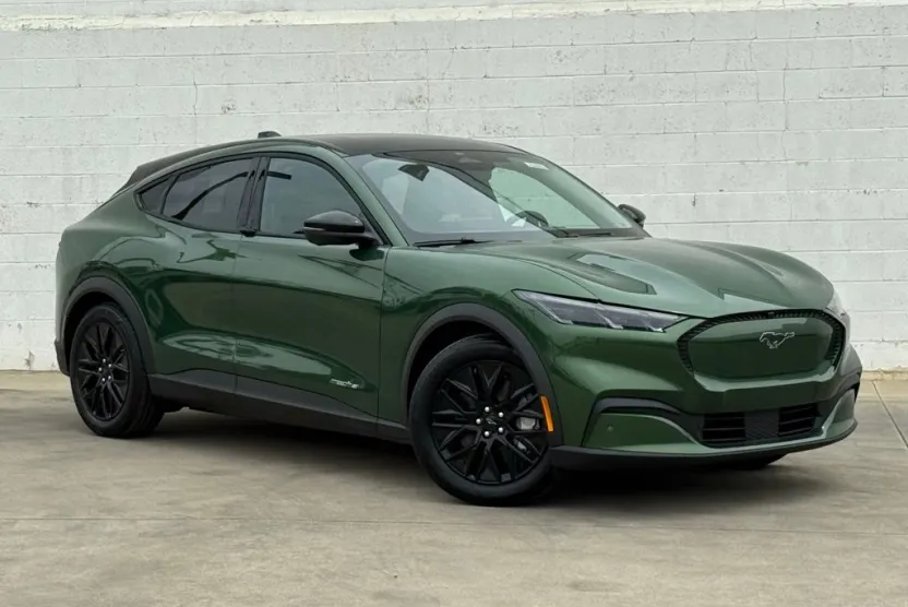 2025 Ford Mustang Mach-E Select photo 1