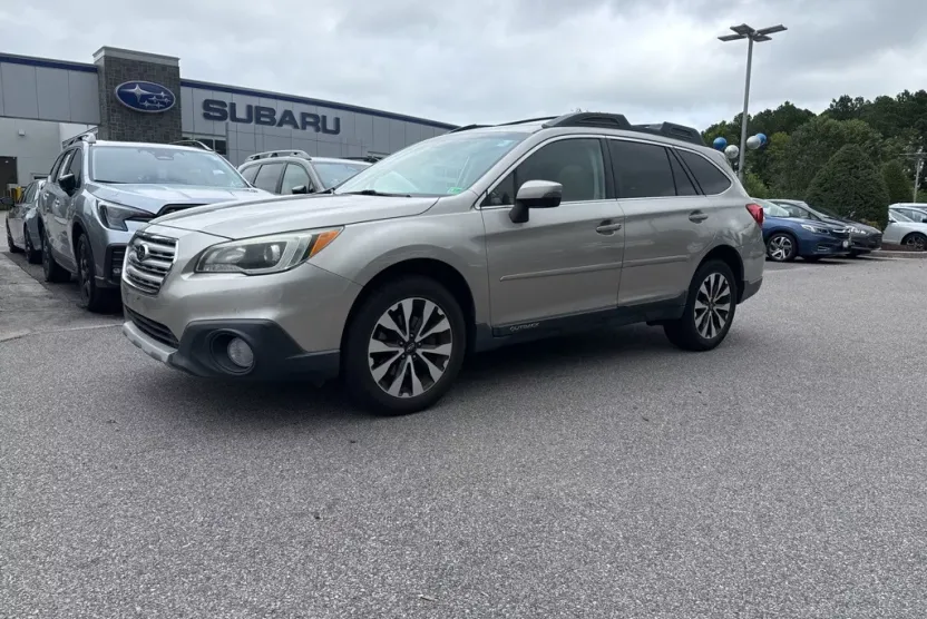 2016 Subaru Outback 3.6R Limited photo 1