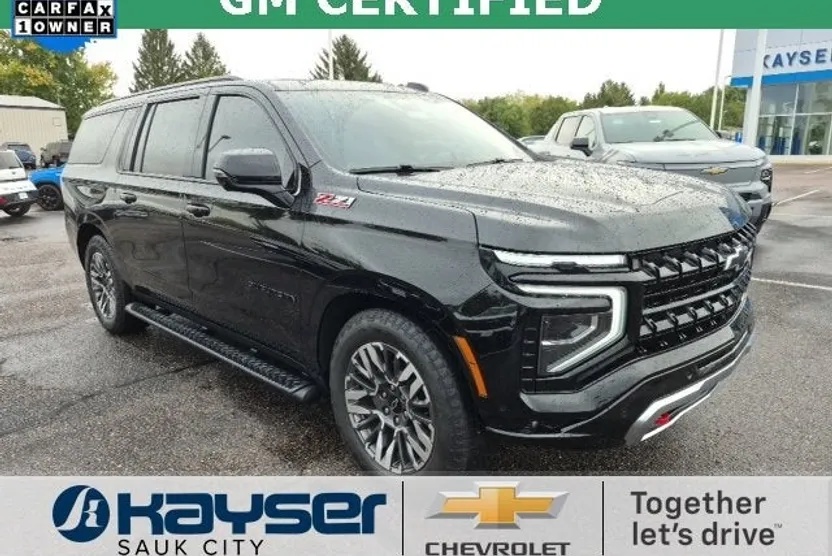 2025 Chevrolet Suburban Z71 photo 1