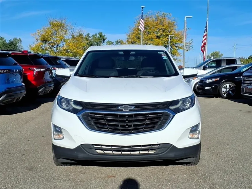 2019 Chevrolet Equinox LT photo 1
