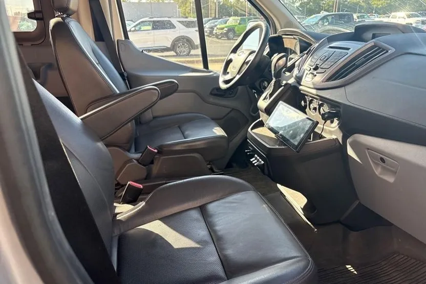 2019 Ford Transit photo 1