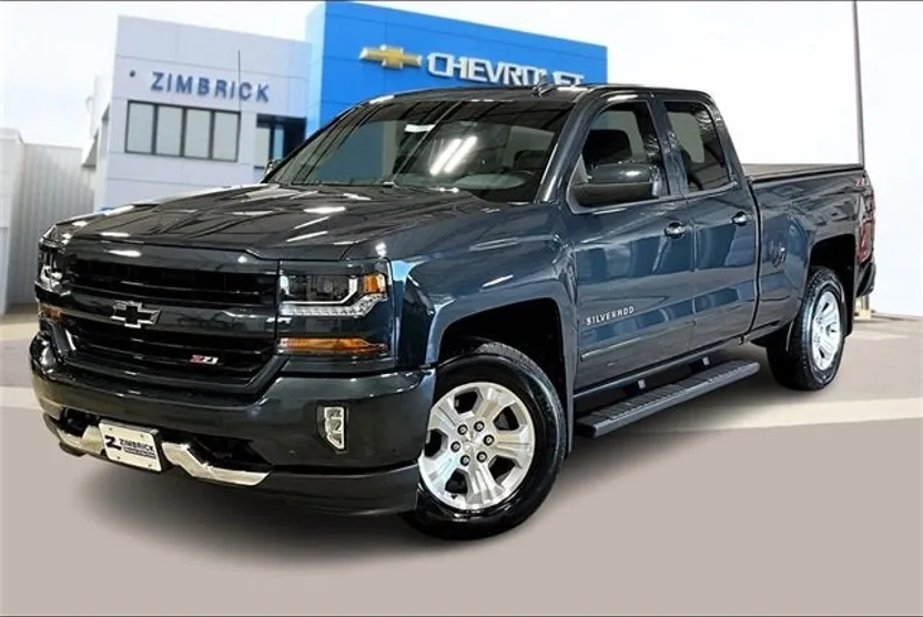 2018 Chevrolet Silverado 1500 LT photo 1