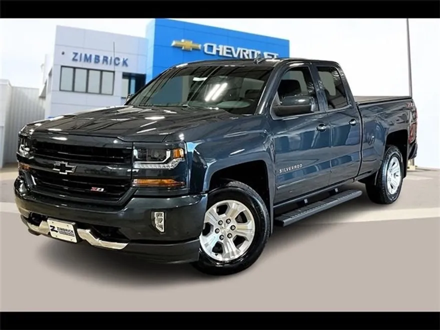 2018 Chevrolet Silverado 1500 LT photo 1