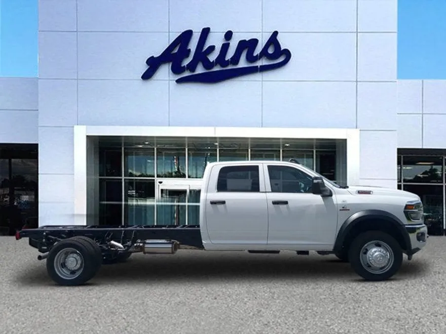 2025 Ram 5500 Tradesman photo 1