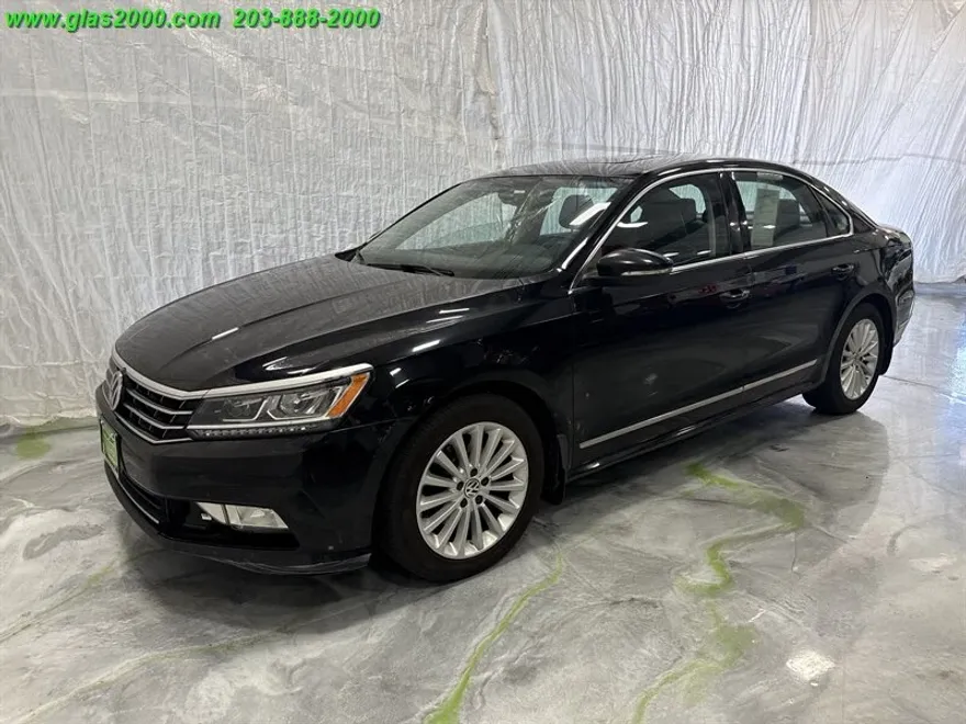 2016 Volkswagen Passat SE photo 1